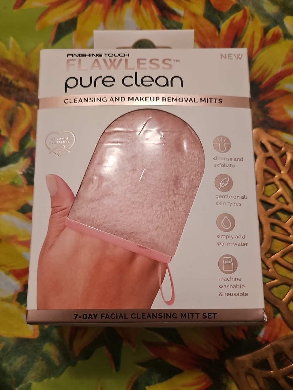 LAWLESS Pure Clean Pink Makeup Removal Mitts - Reusable Skincare Set